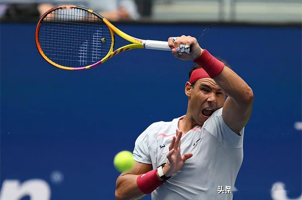 包含阿扎伦卡回归赛场，逆转首场状态亮眼，DWG观众沸腾！的词条